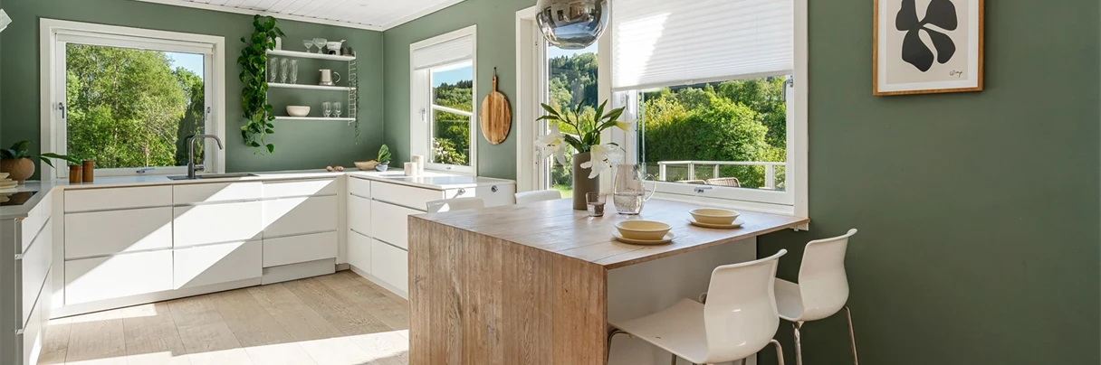 {"X":0.16,"Y":0.0,"Width":0.665,"Height":1.0}